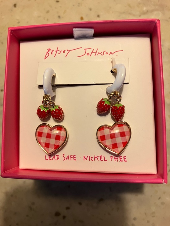 Betsey Johnson Jewelry - 🍓Betsey Johnson 2 pairs earrings gingham hearts strwbry hoops NWT